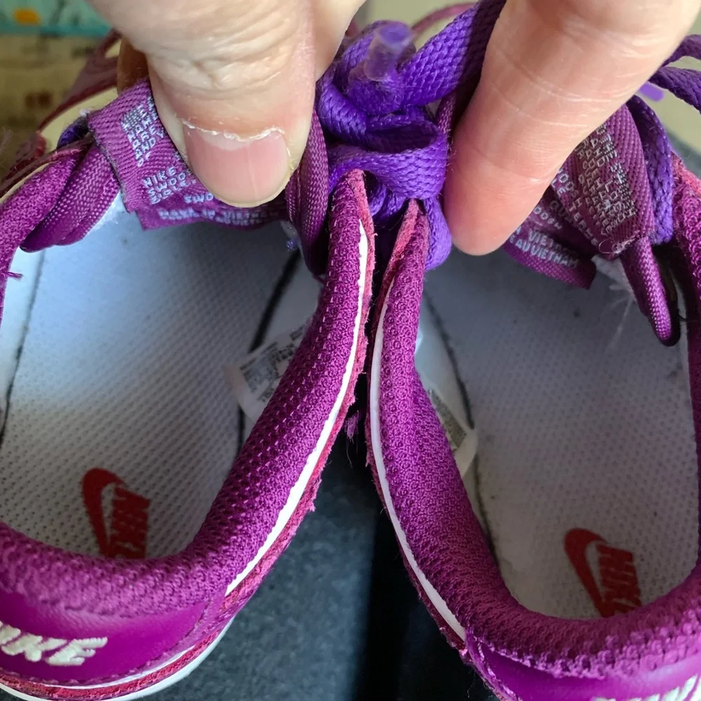 Nike Purple and White Sneakers Low-Top Design size 7.5